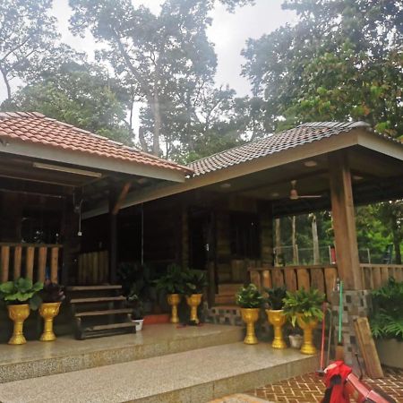 Homestay Dusun Ana Balun スリム・リバー エクステリア 写真